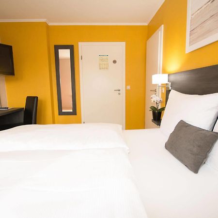 Bivius Hotel Restaurant Luxembourg ชตราสเซน ภายนอก รูปภาพ