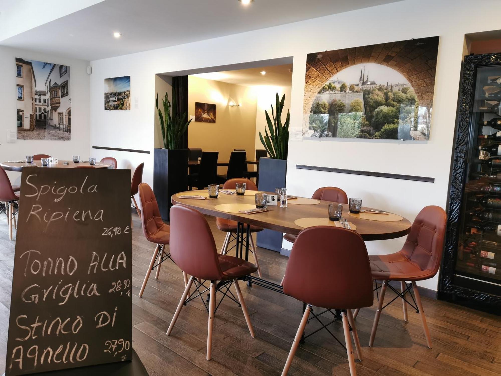 Bivius Hotel Restaurant Luxembourg ชตราสเซน ภายนอก รูปภาพ