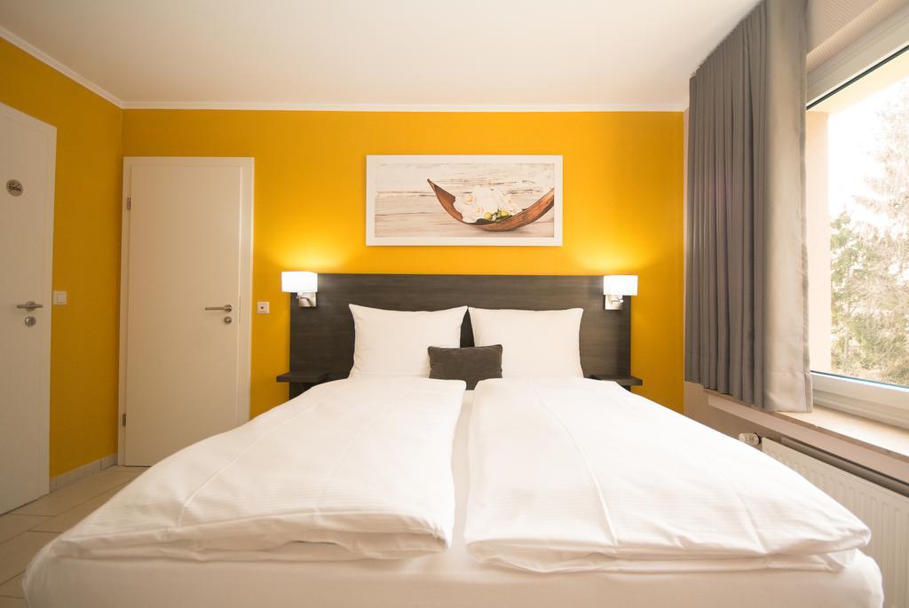 Bivius Hotel Restaurant Luxembourg ชตราสเซน ภายนอก รูปภาพ