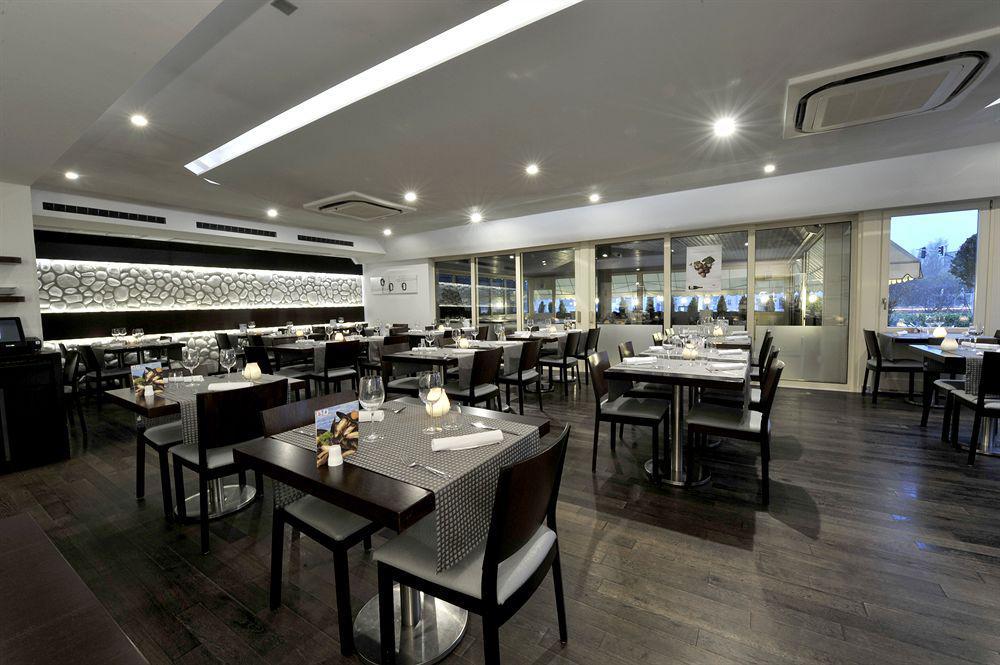 Bivius Hotel Restaurant Luxembourg ชตราสเซน ภายนอก รูปภาพ