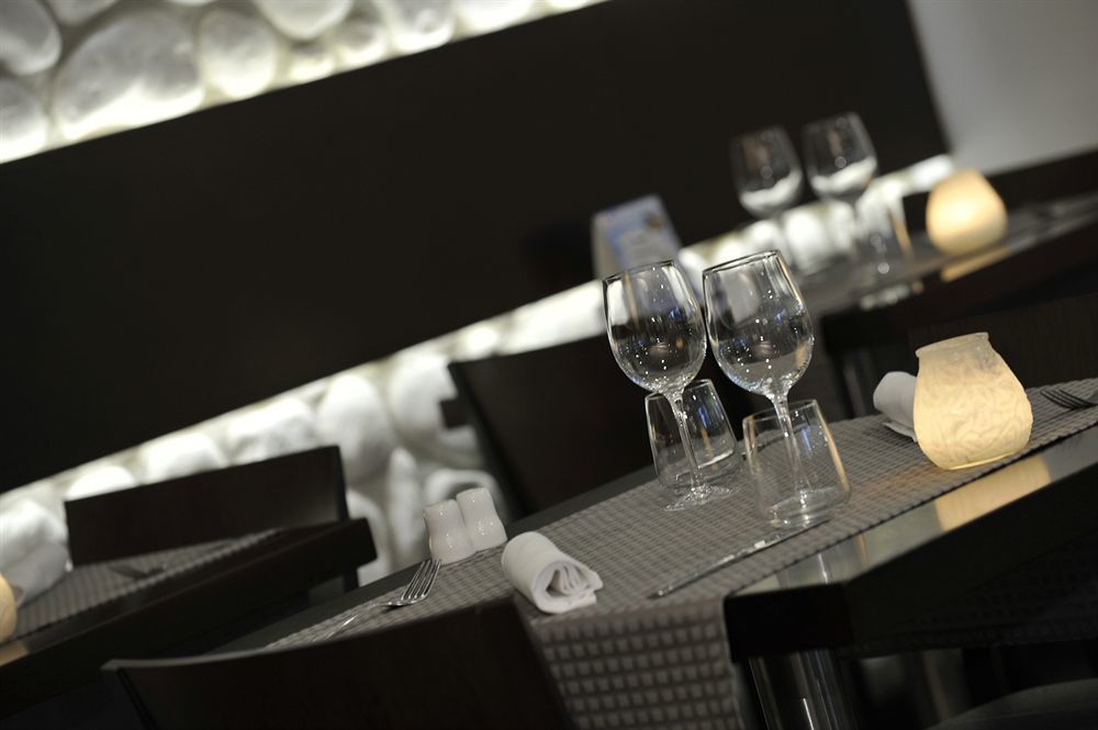 Bivius Hotel Restaurant Luxembourg ชตราสเซน ภายนอก รูปภาพ