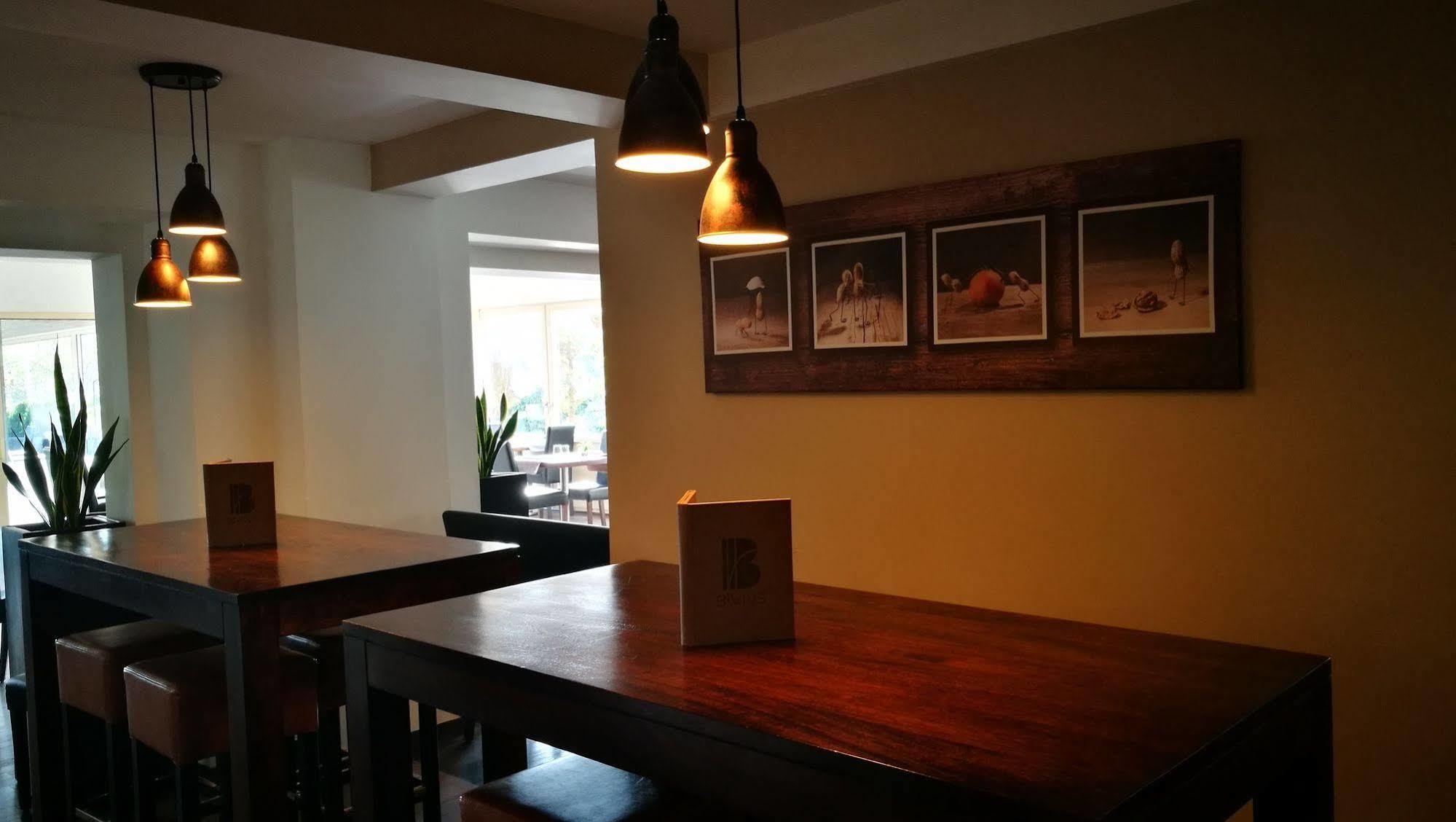Bivius Hotel Restaurant Luxembourg ชตราสเซน ภายนอก รูปภาพ